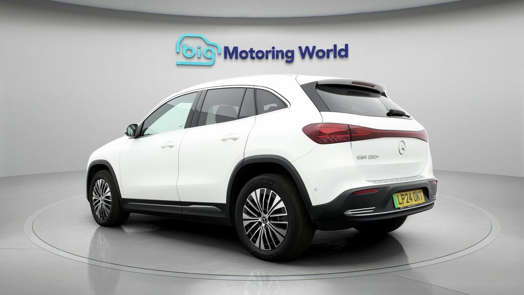 Mercedes-Benz EQA Sport White #5