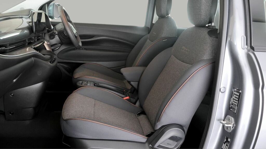 Fiat 500E Fiat 500E Red 87Kw 42Kwh Grey #13