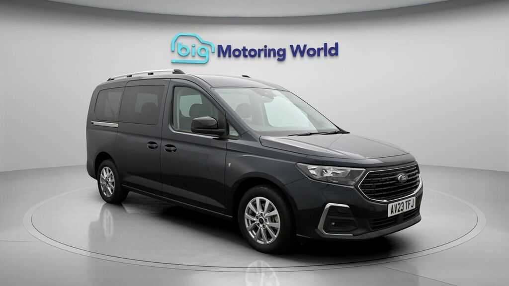Ford Grand Tourneo Connect Titanium Blue