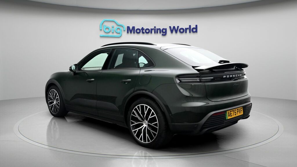Porsche Macan Macan Electric Green #5