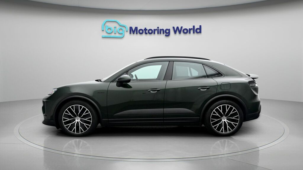 Porsche Macan Macan Electric Green #4