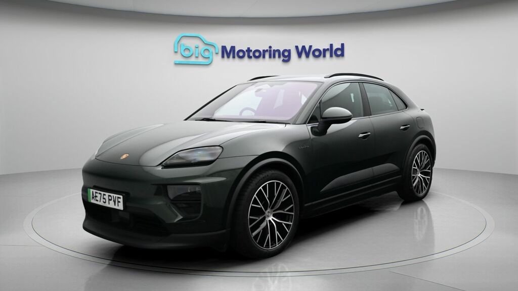 Porsche Macan Macan Electric Green #3