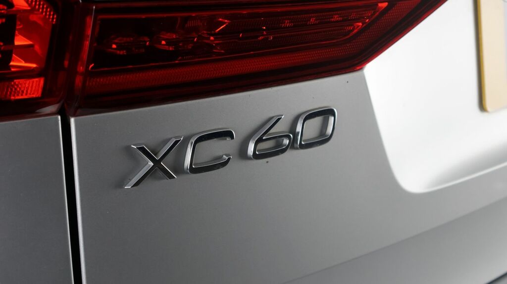 Volvo XC60 2.0 B5p 250 R Design Geartronic Silver #19