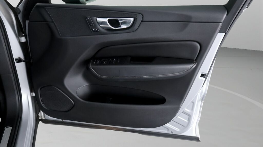 Volvo XC60 2.0 B5p 250 R Design Geartronic Silver #13