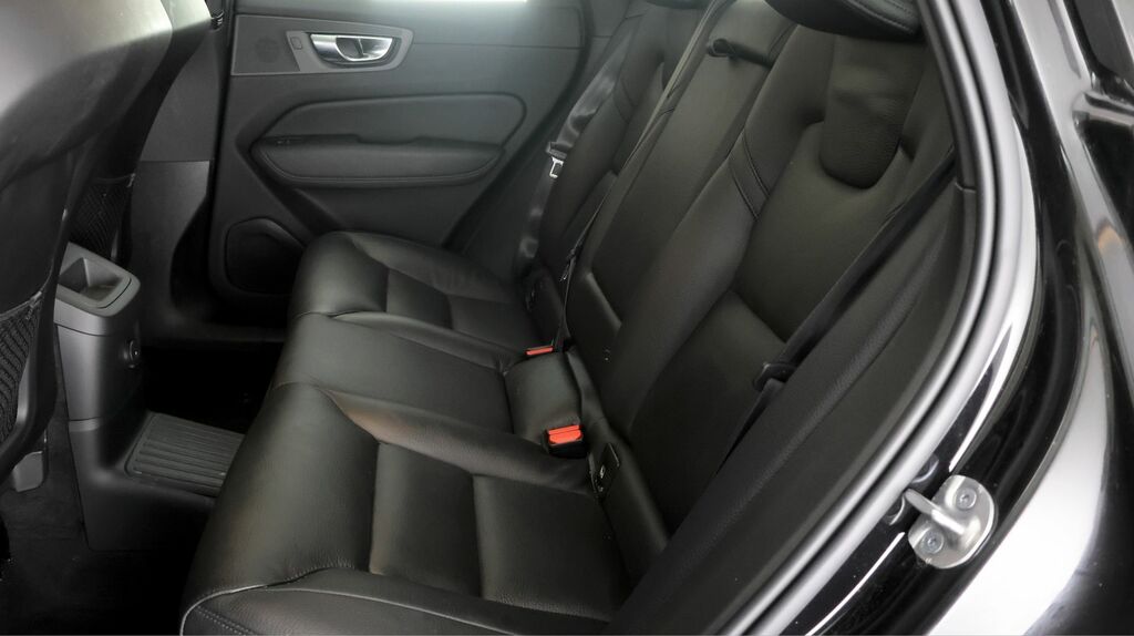 Volvo XC60 B5 247Bhp Plus Dark Awd Mild Hybrid - Ha Black #15