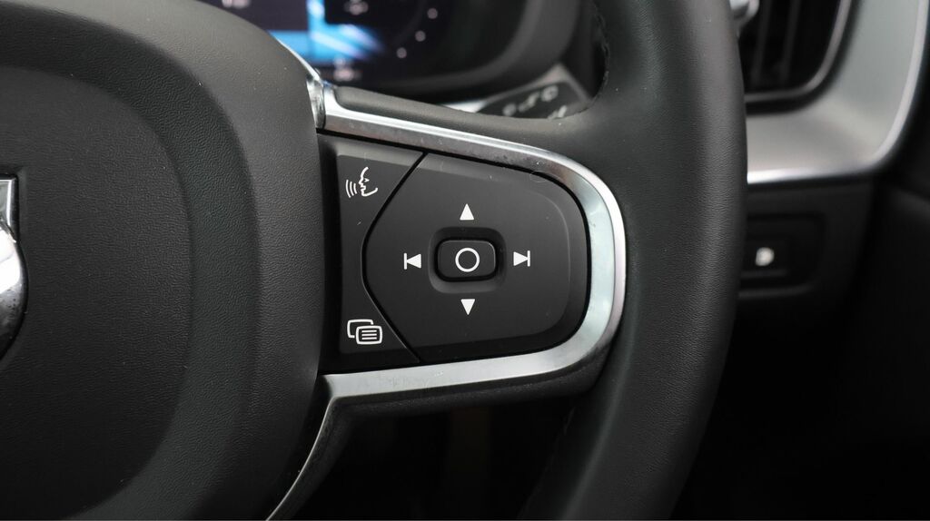 Volvo XC60 B5 247Bhp Plus Dark Awd Mild Hybrid - Ha Black #23