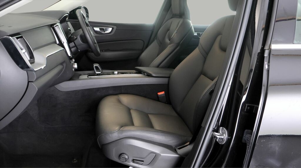 Volvo XC60 B5 247Bhp Plus Dark Awd Mild Hybrid - Ha Black #13
