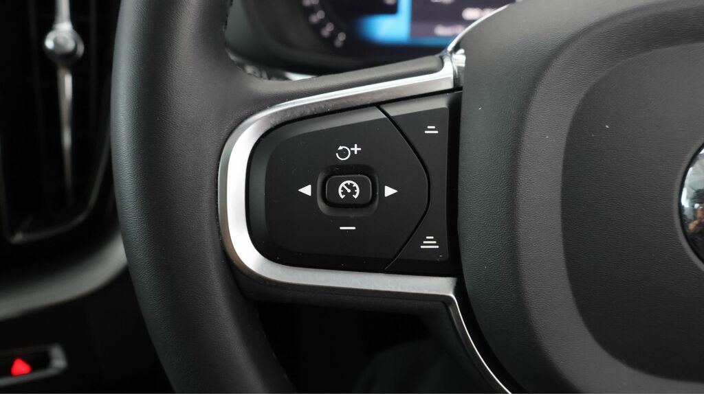 Volvo XC60 B5 247Bhp Plus Dark Awd Mild Hybrid - Ha Black #22