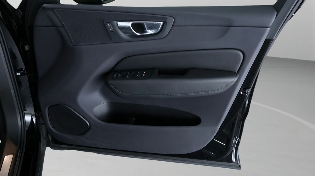 Volvo XC60 B5 247Bhp Plus Dark Awd Mild Hybrid - Ha Black #14