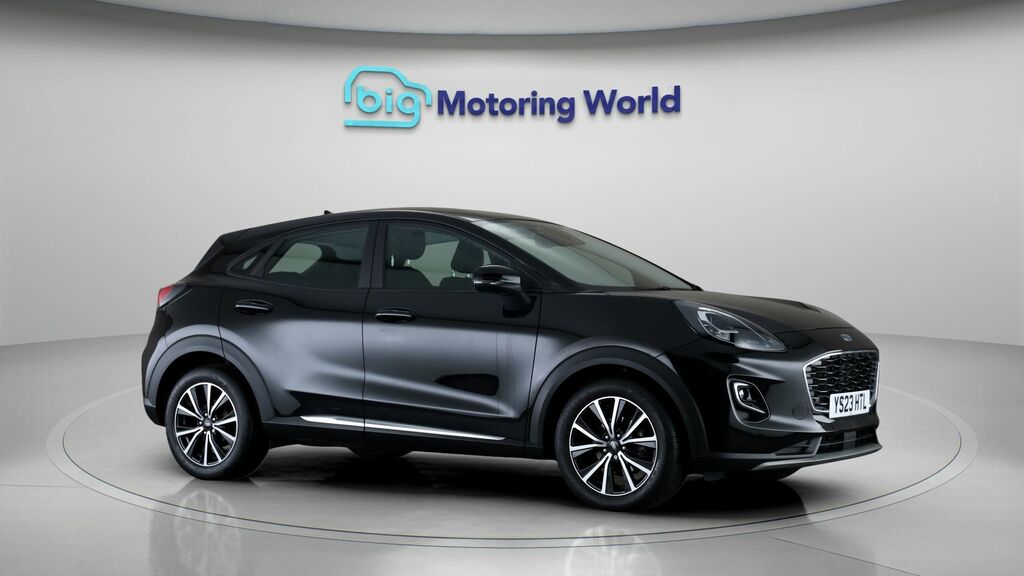 Ford Puma Titanium Black