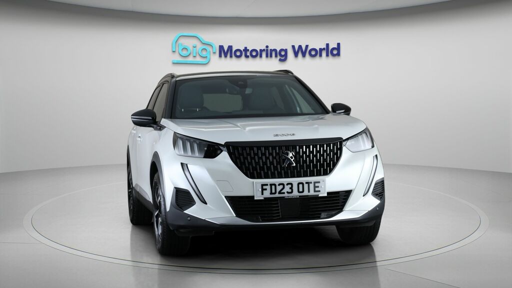 Peugeot 2008 Gt White #2
