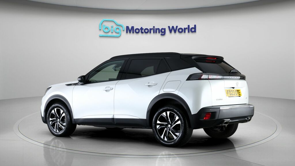 Peugeot 2008 Gt White #5