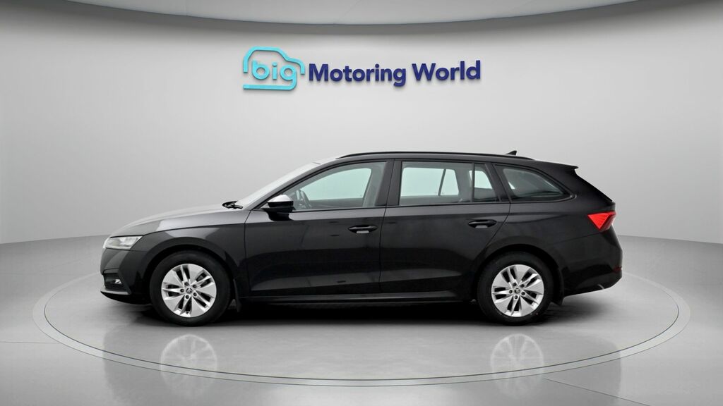 Skoda Octavia Se Technology Black #4