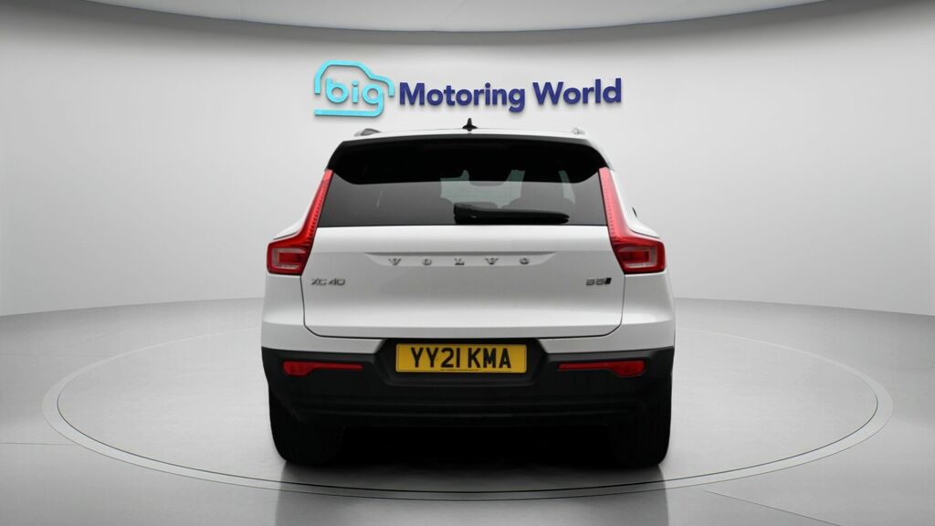 Volvo XC40 R-design Pro White #6
