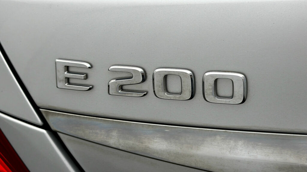 Mercedes-Benz E Class Estate 2.0 E300de 13.5Kwh Amg Line G-tronic Euro Grey #19