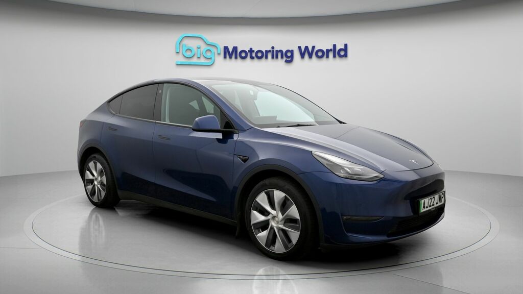 Tesla Model Y Long Range Blue