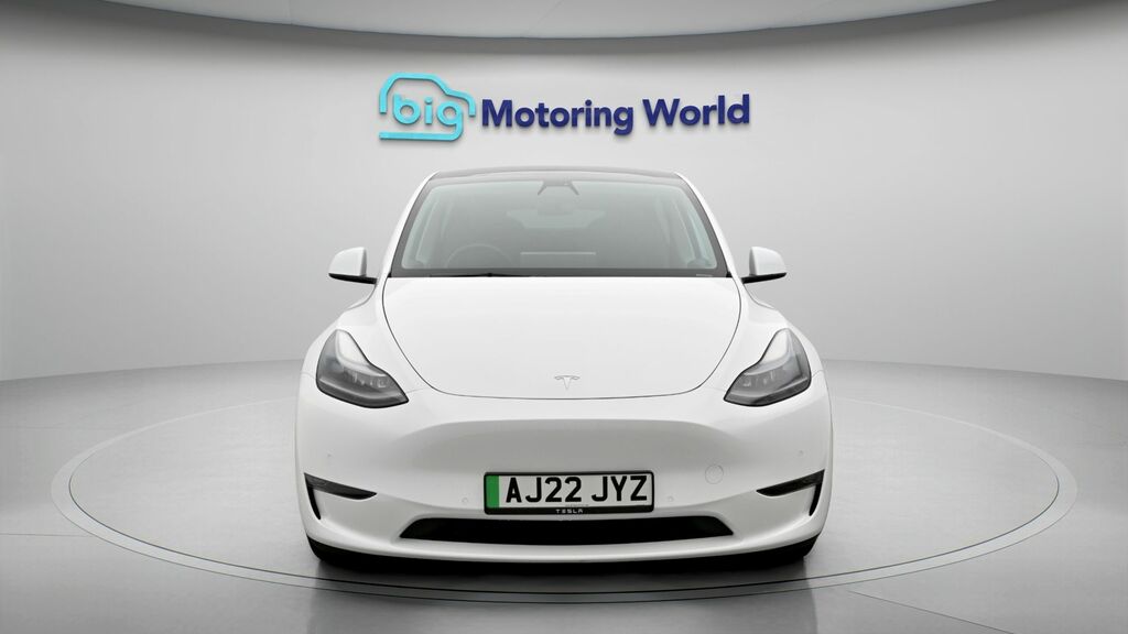 Tesla Model Y Long Range AJ22JYZ White #2