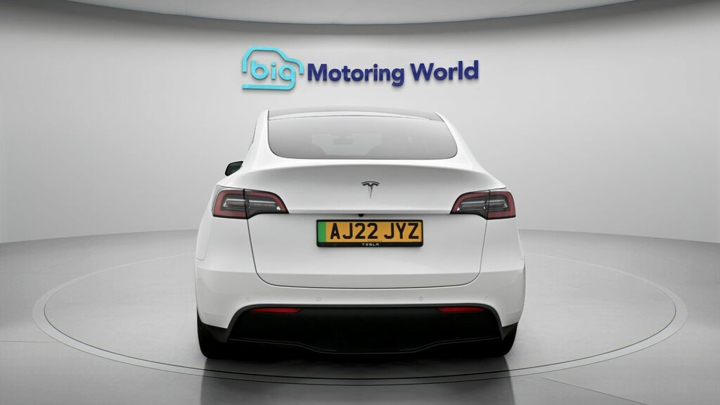Tesla Model Y Long Range AJ22JYZ White #6