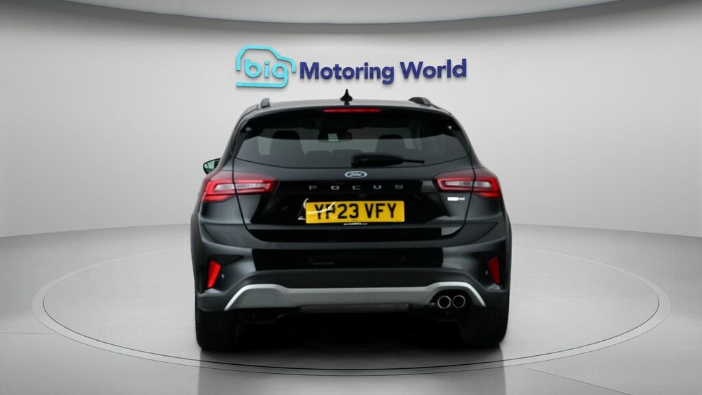 Ford Focus Active X Black #6