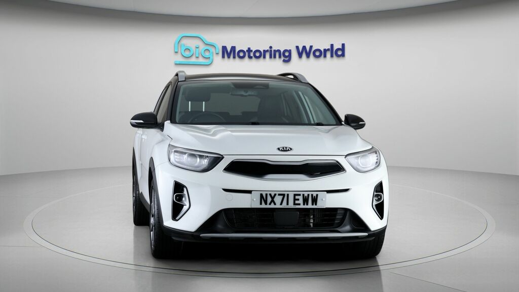 Kia Stonic Connect White #2