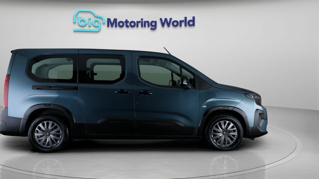 Peugeot e-Rifter 100Kw Allure Long 52Kwh 7 Seat Green #8
