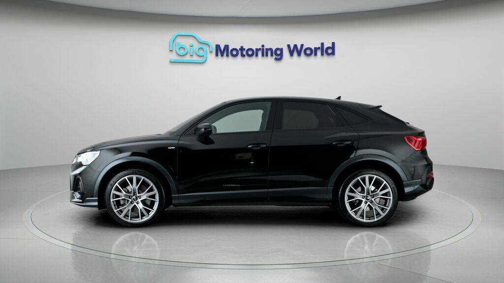 Audi Q3 Black Edition Black #4
