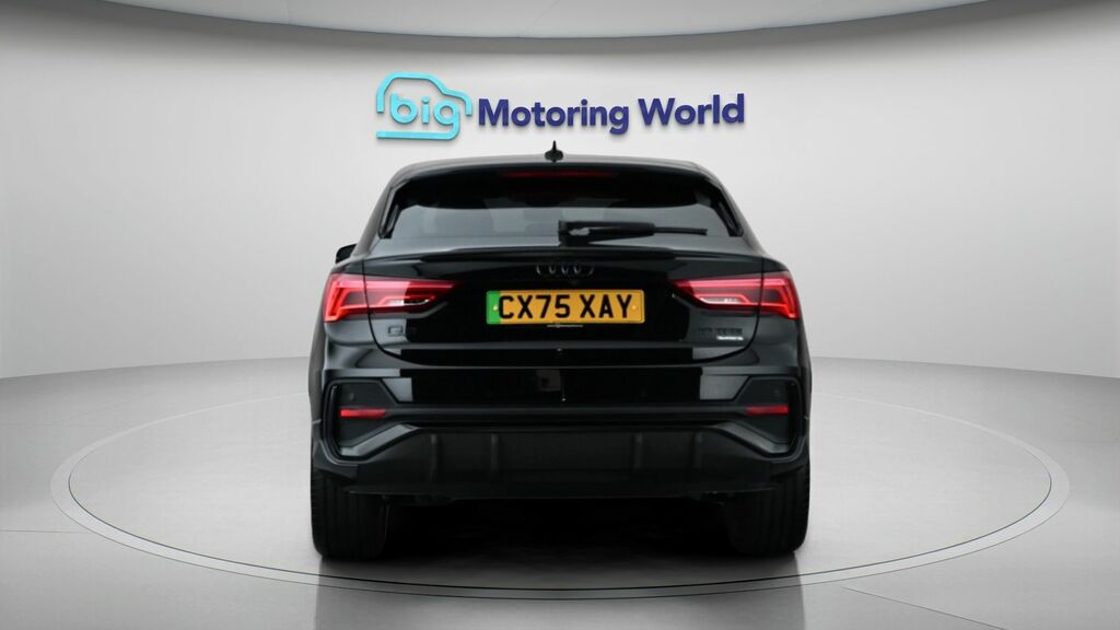 Audi Q3 Black Edition Black #6
