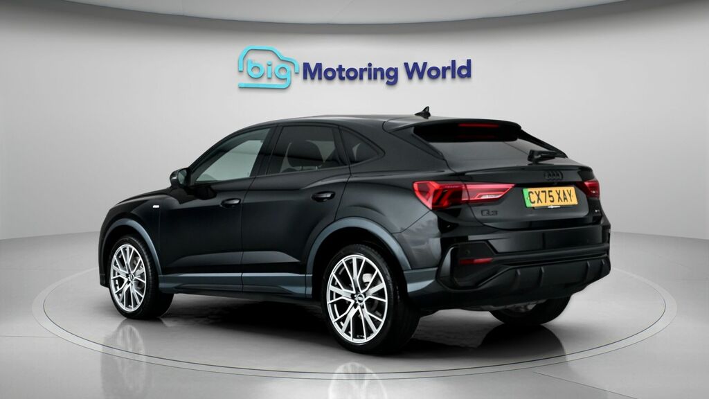 Audi Q3 Black Edition Black #5