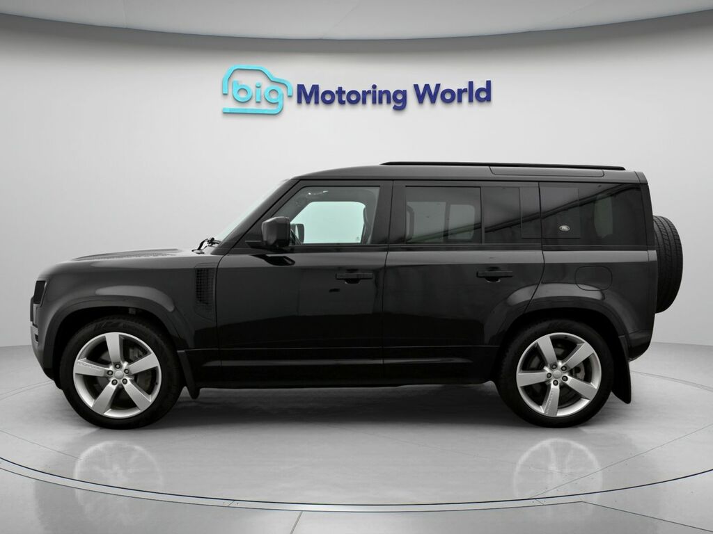 Land Rover Defender 110 Xs Edition Black #4