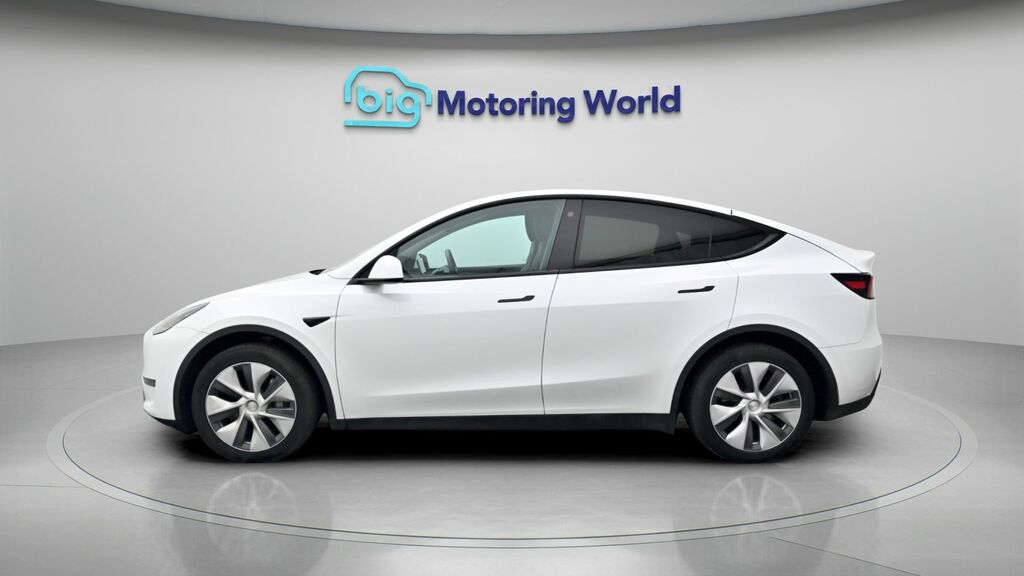 Tesla Model Y Long Range MA23NFC White #4