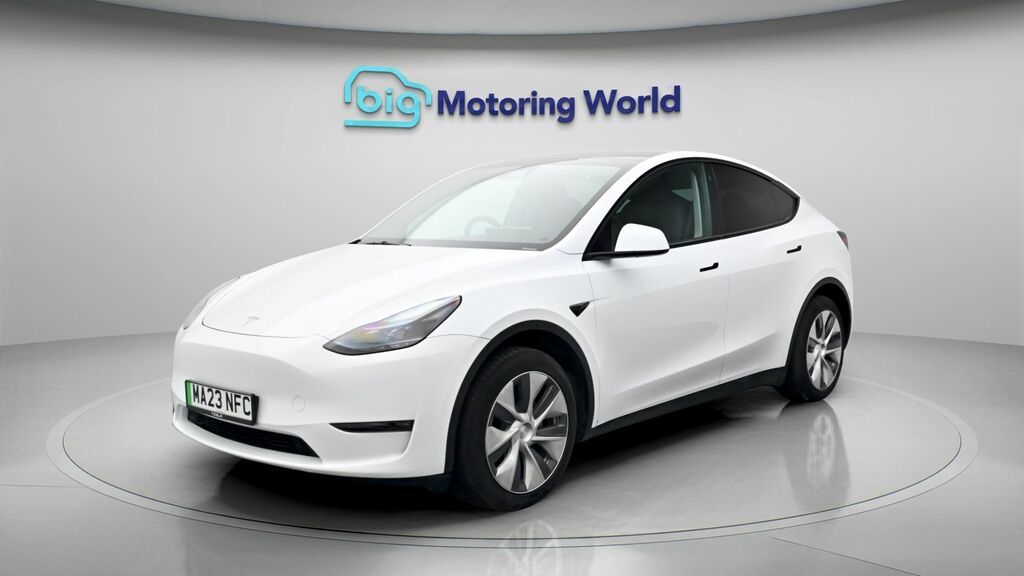 Tesla Model Y Long Range MA23NFC White #3