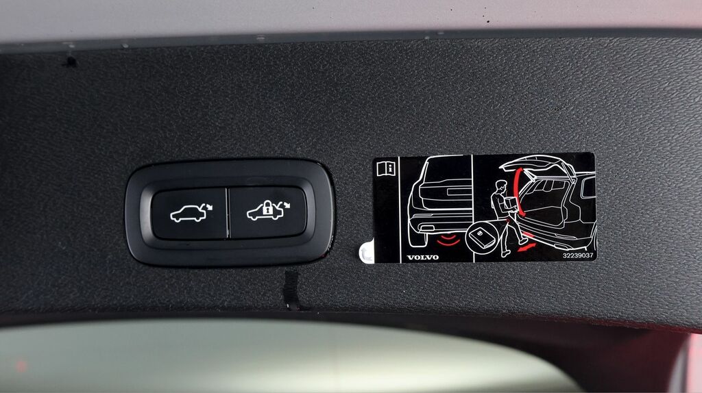 Volvo C40 Twin Motor Recharge Pro Glass Roof, 360 Camera, B Silver #21