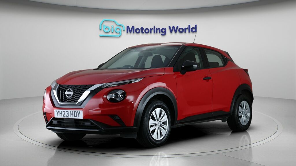 Nissan Juke Visia Red #3