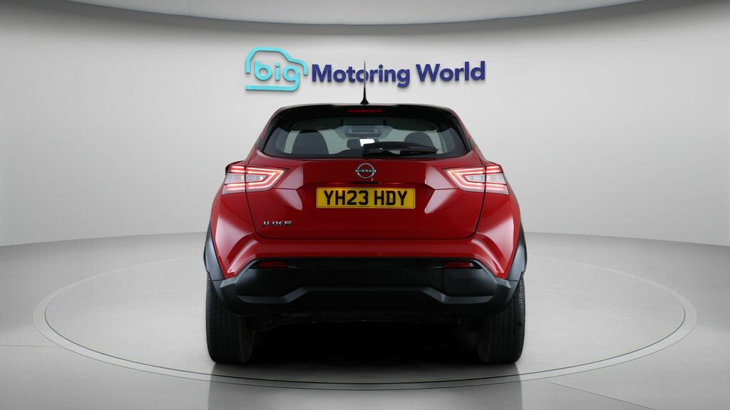 Nissan Juke Visia Red #6