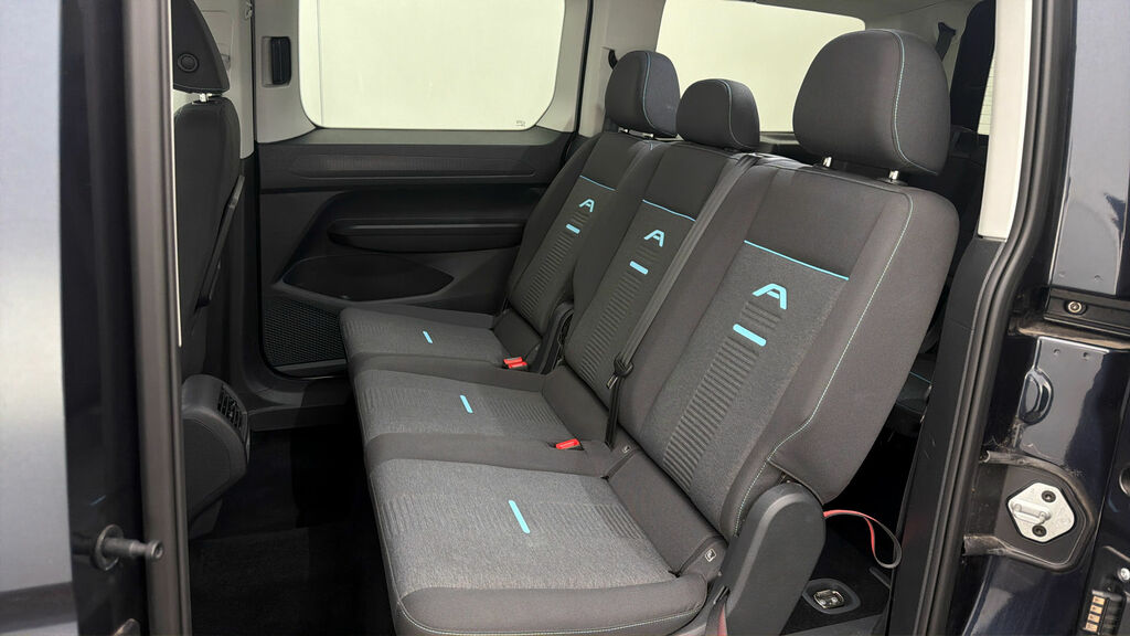 Ford Grand Tourneo Connect 2L Titanium Red #15
