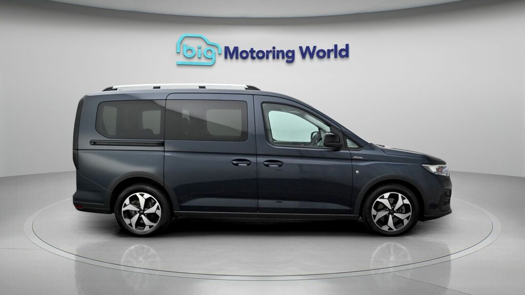 Ford Grand Tourneo Connect 2L Titanium Red #8
