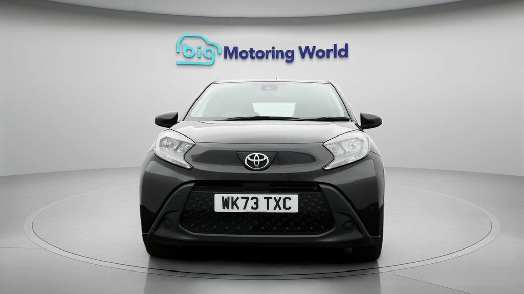 Toyota Aygo X Pure Black #2