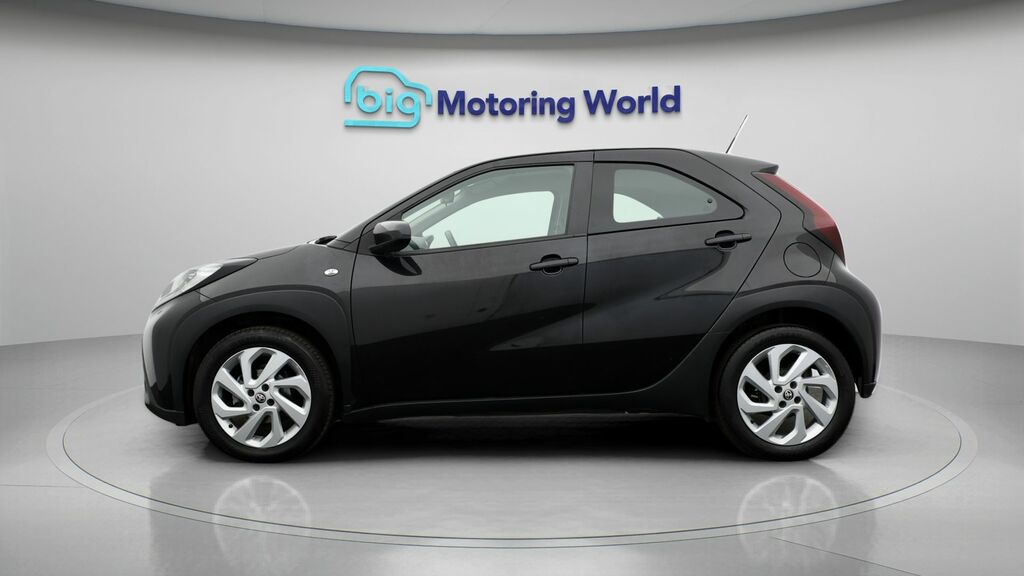 Toyota Aygo X Pure Black #4