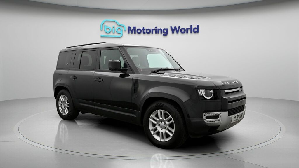 Land Rover Defender 110 S Black