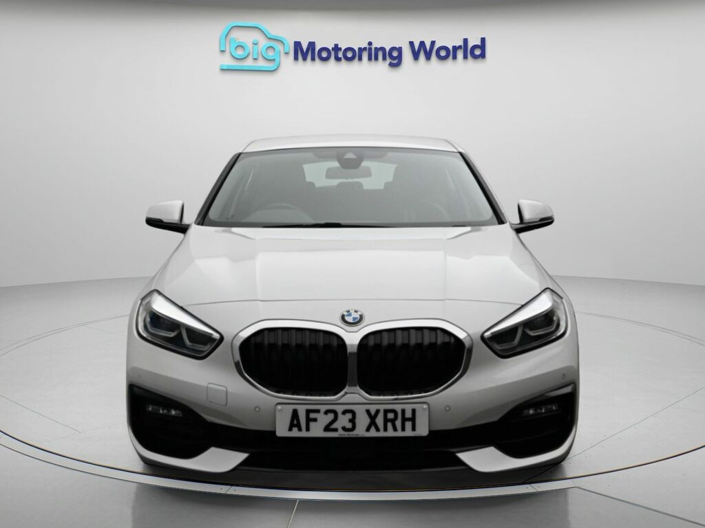 BMW 1 Series Sport White #2