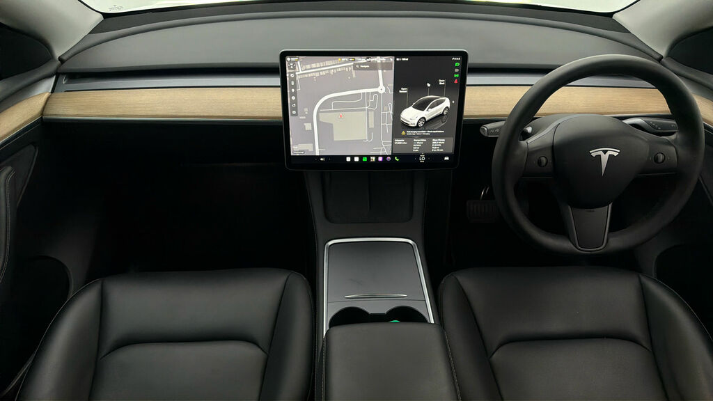 Tesla Model Y Long Range AJ22KOB White #4