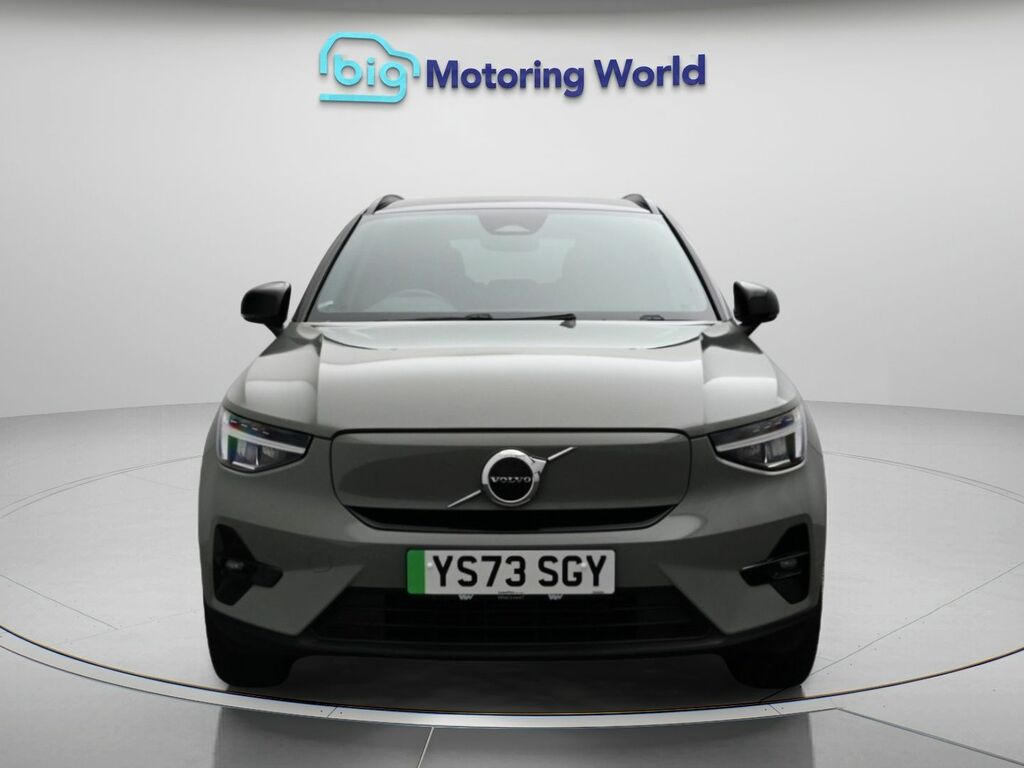 Volvo XC40 Plus Green #2