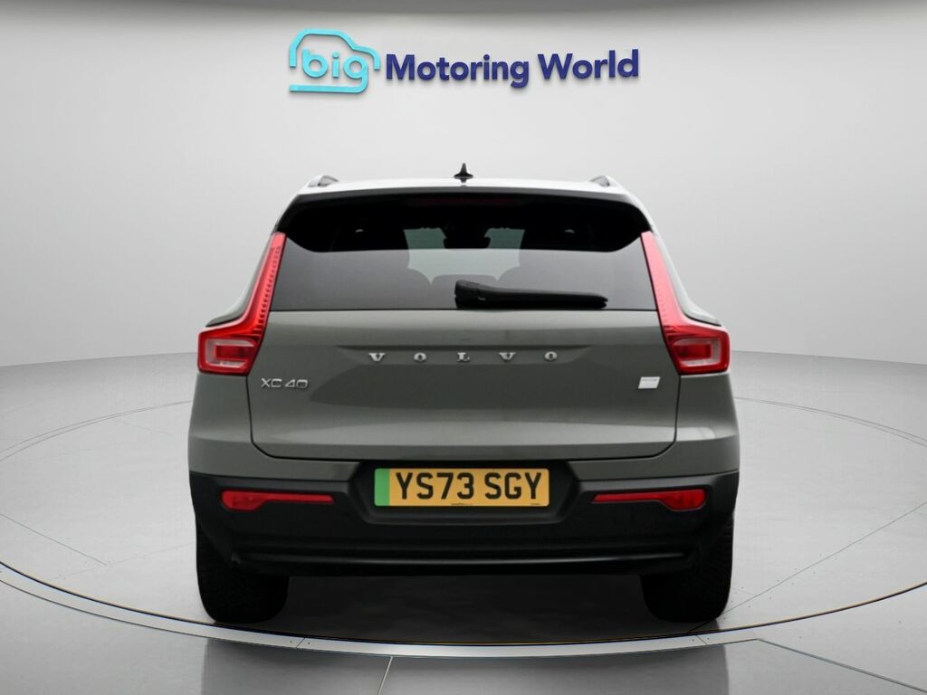 Volvo XC40 Plus Green #6