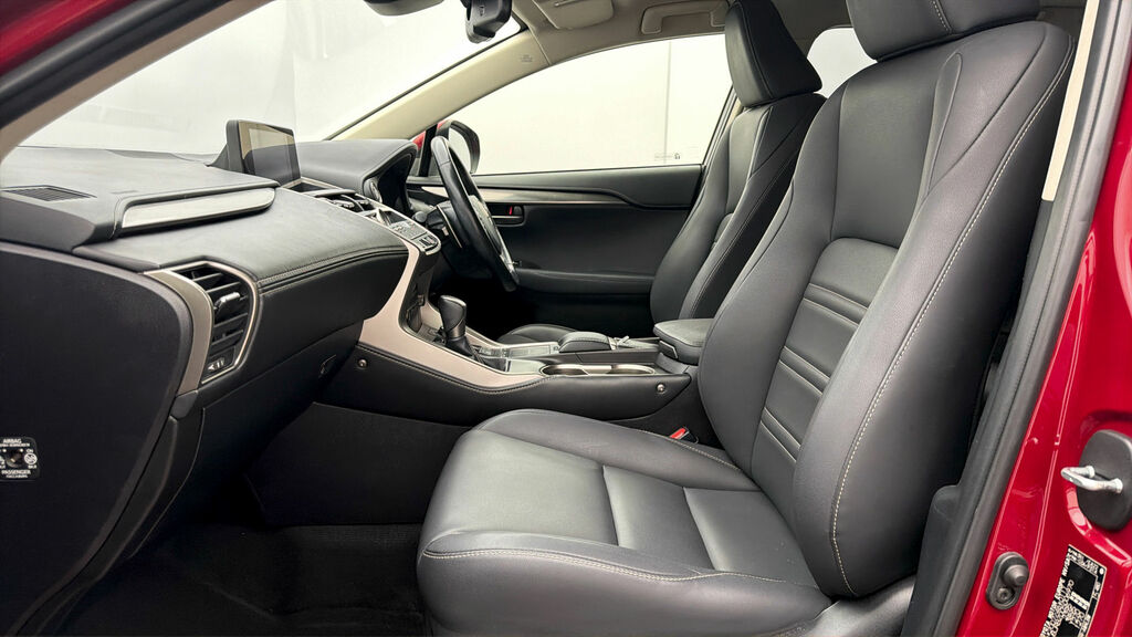 Lexus NX Estate 2.5 300H Takumi Silver #13