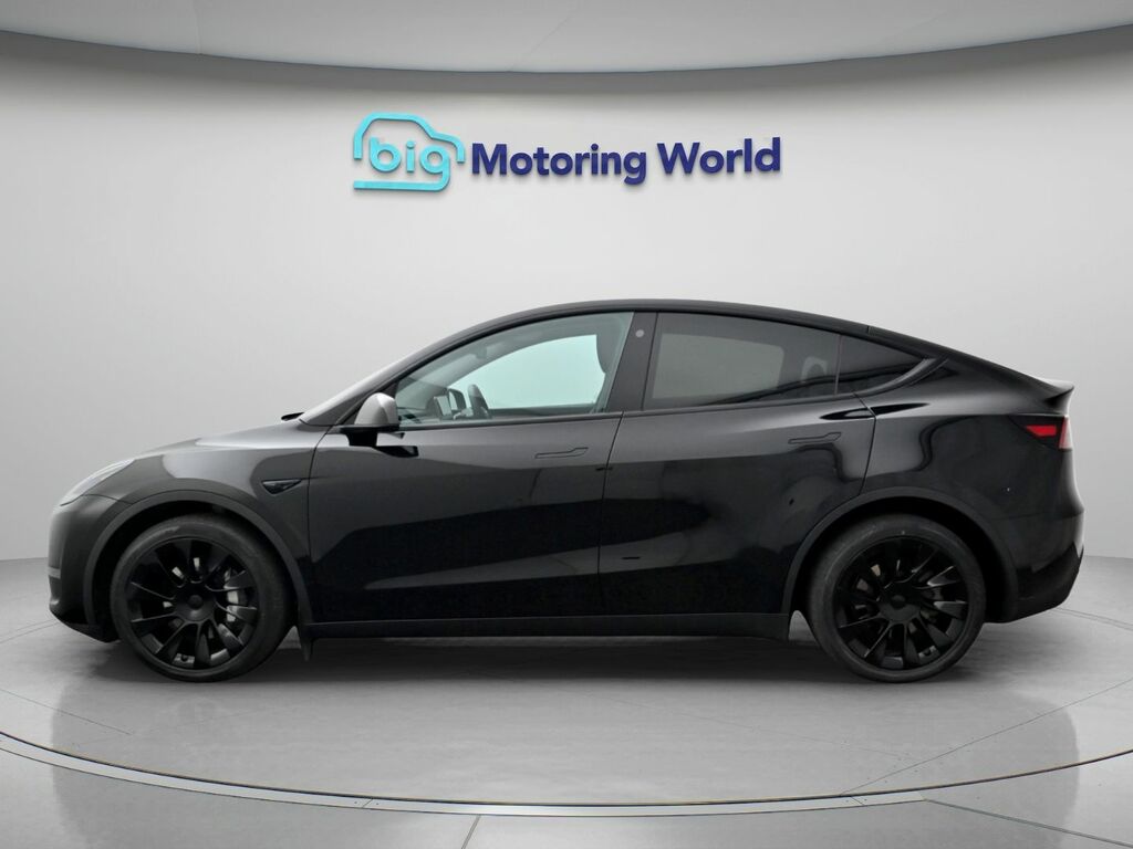 Tesla Model Y Long Range LA72AMH Black #4