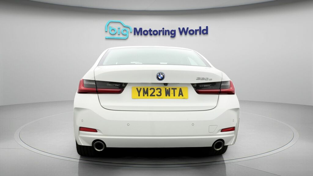 BMW 3 Series Sport White #6