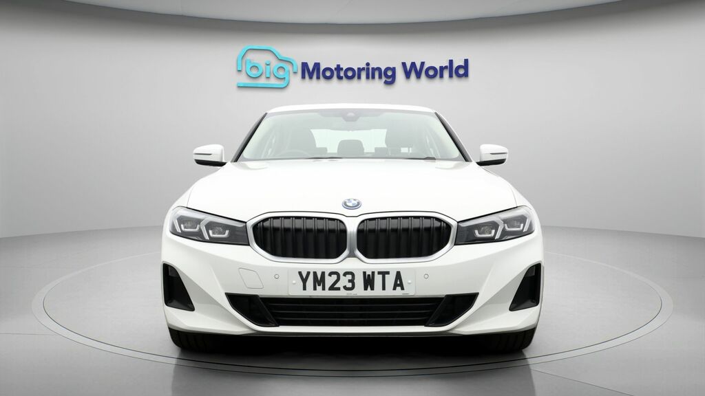 BMW 3 Series Sport White #2