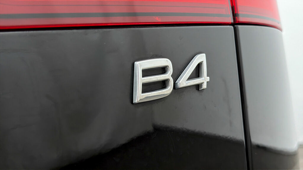 Volvo V60 2.0 B3 Mhev Momentum Estate Hybrid Dct Blue #19