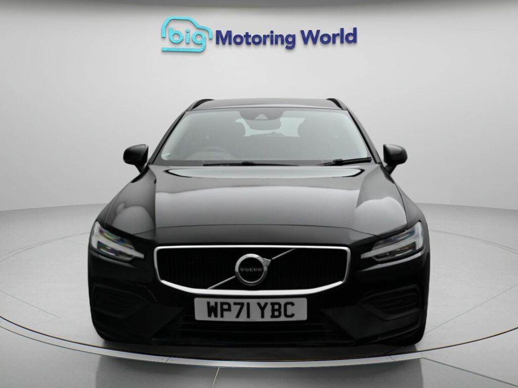 Volvo V60 Momentum Black #2