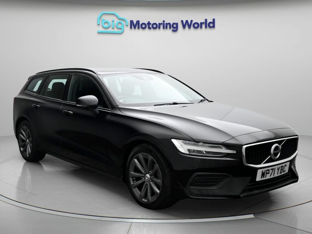 Volvo V60 Momentum Black